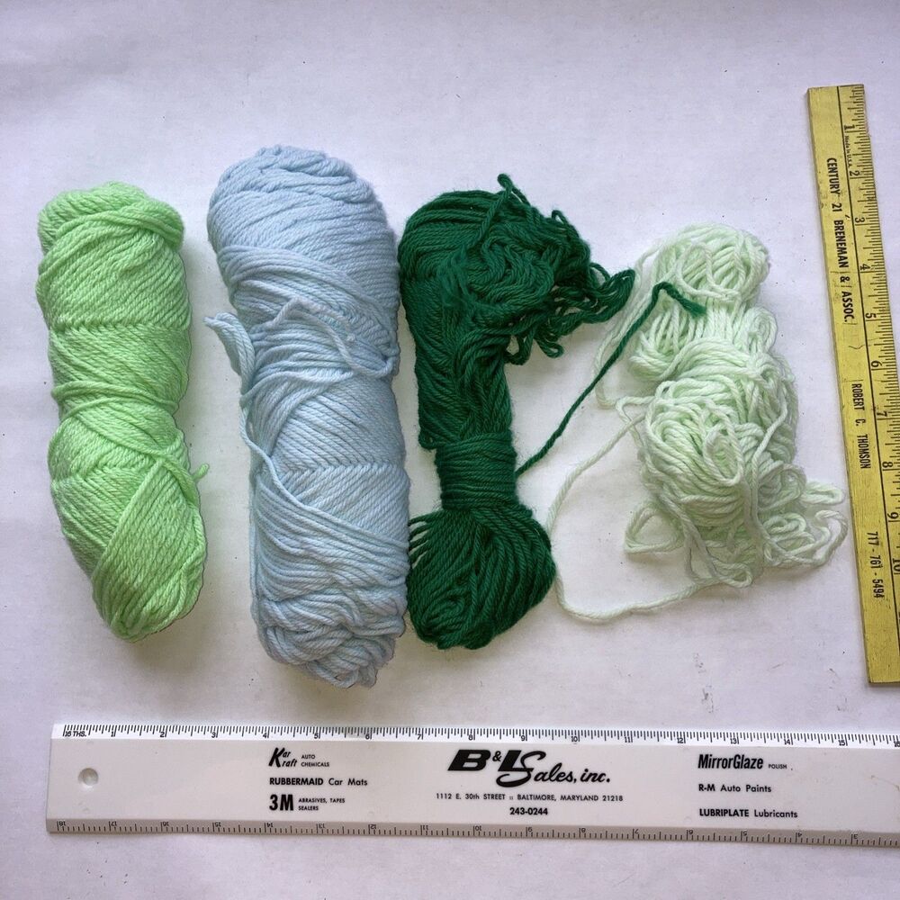UNBRANDED BLEND YARN. Lot of 4
